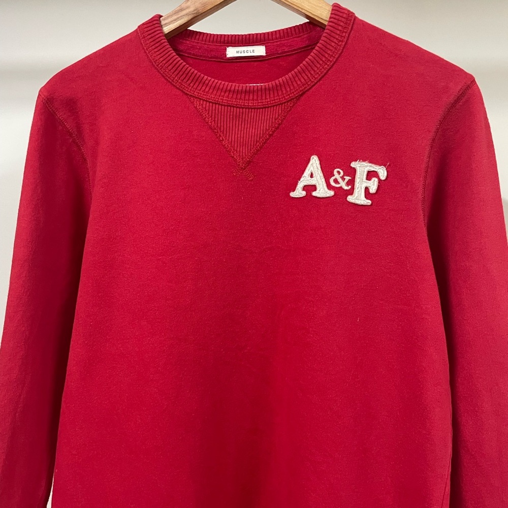 Abercrombie & Fitch Authentic Red A&F Sweatshirt for men’s & women’s - Picture 2 of 4